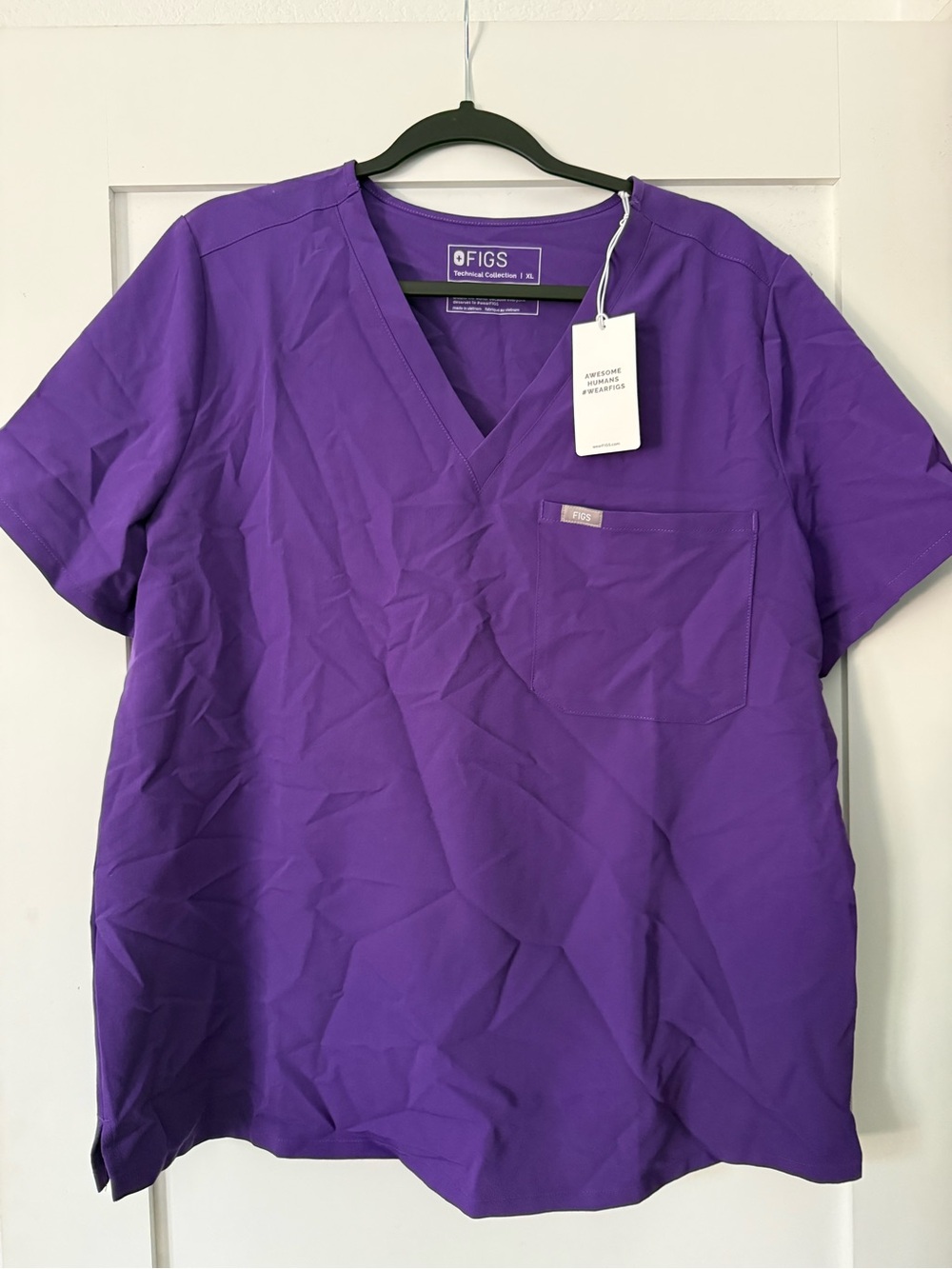 FIGS Women’s V-Neck Scrub Top in Purple